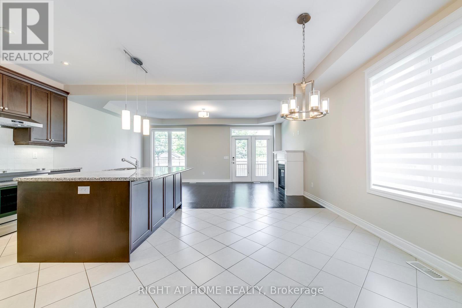 537 Terrace Way, Oakville, Ontario  L6M 1N6 - Photo 4 - W13846572