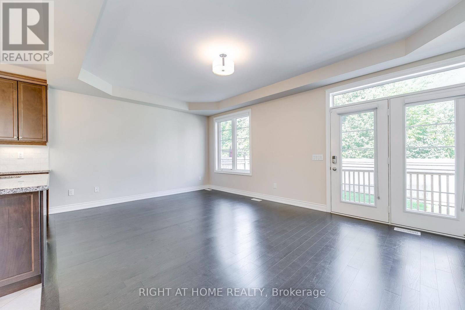 537 Terrace Way, Oakville, Ontario  L6M 1N6 - Photo 9 - W13846572