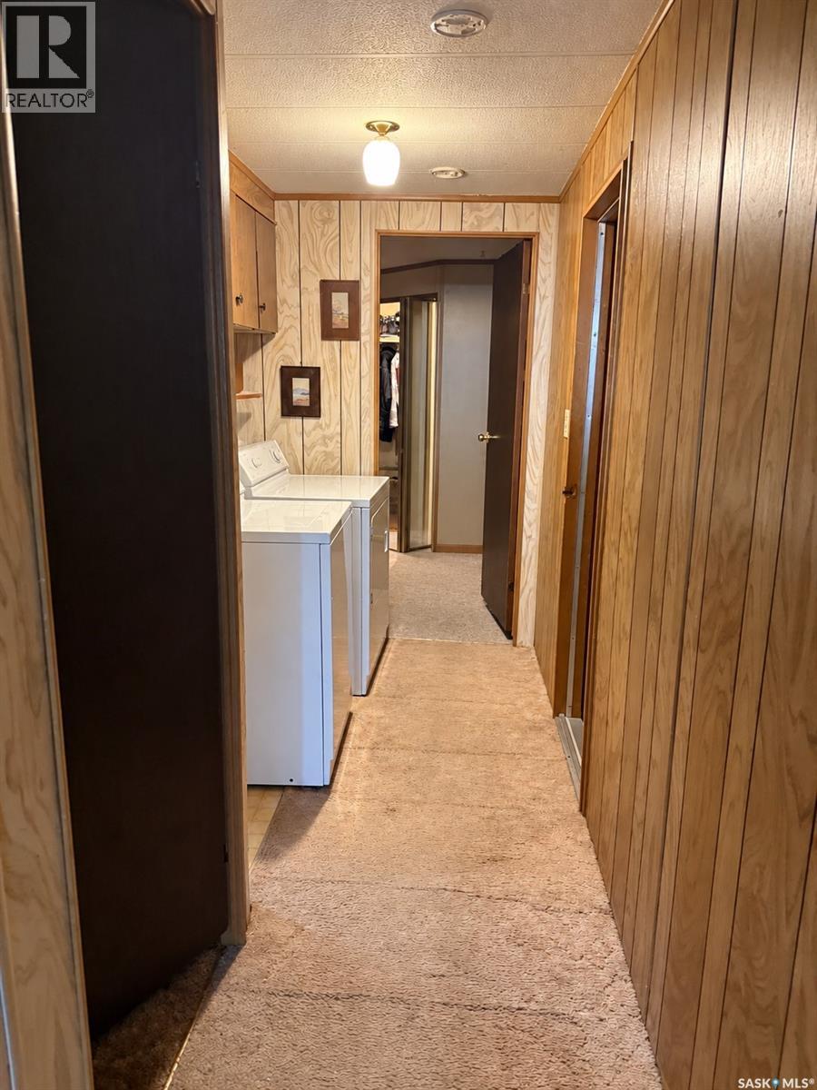 425 Park Avenue, Outlook, Saskatchewan  S0L 2N0 - Photo 6 - SK049894