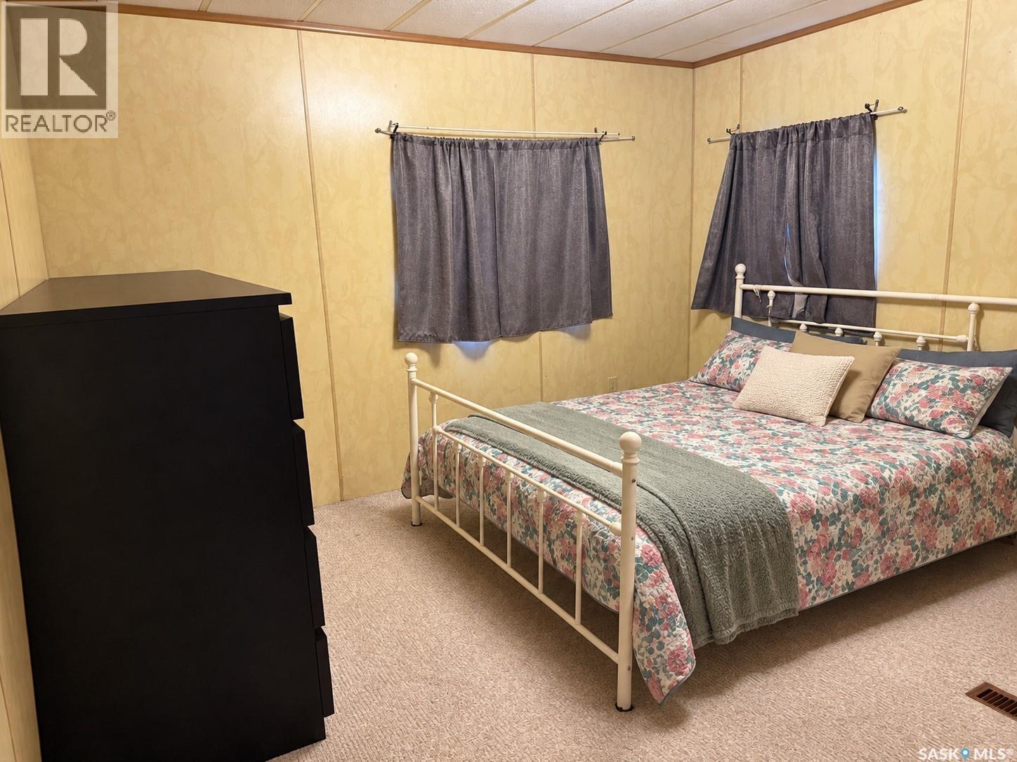 425 Park Avenue, Outlook, Saskatchewan  S0L 2N0 - Photo 8 - SK049894