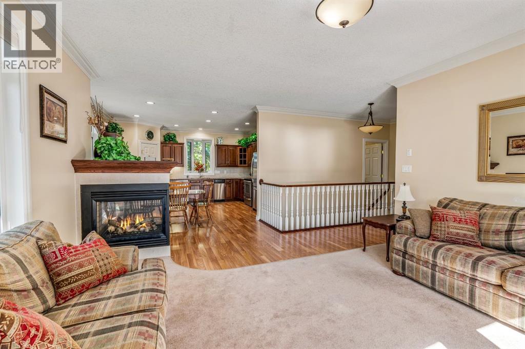 305 9 Street W
