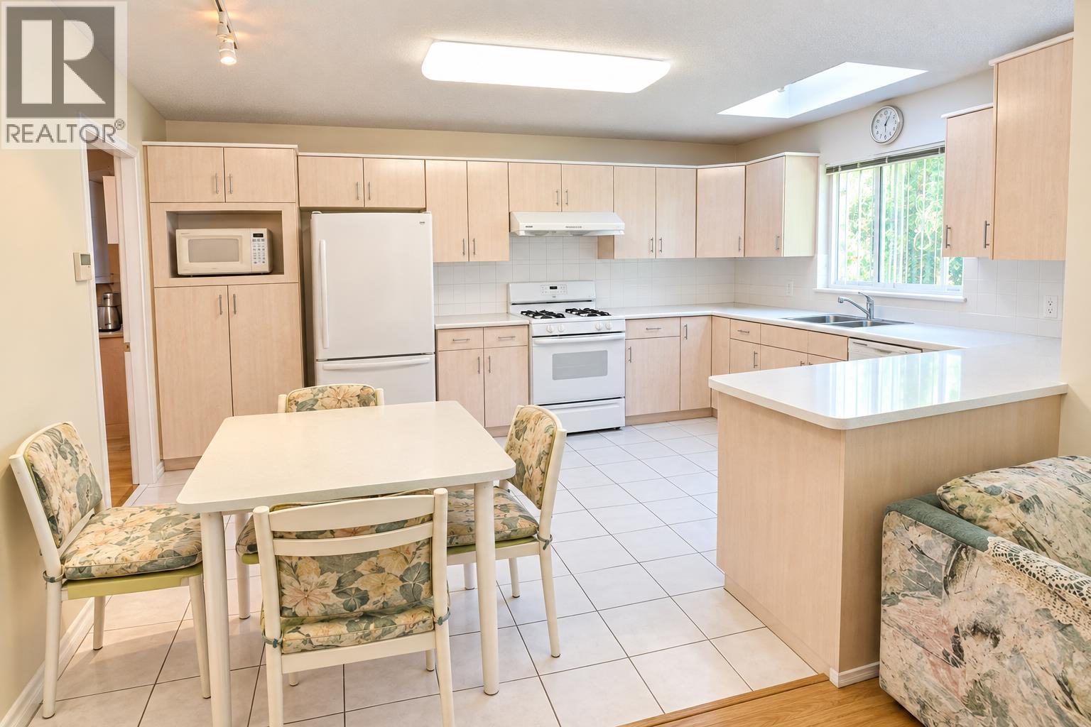 81 6245 SHERIDAN ROAD