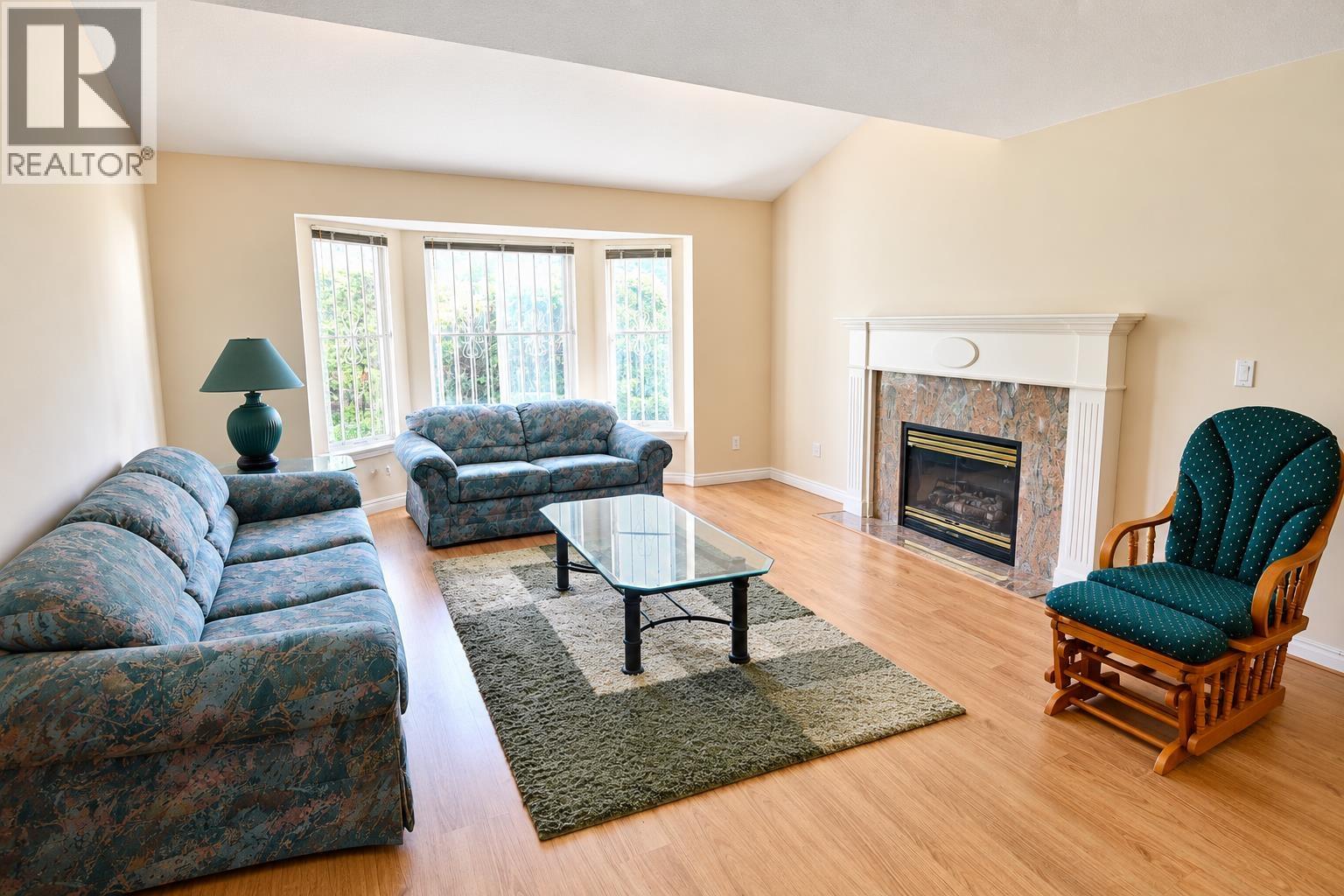 81 6245 SHERIDAN ROAD
