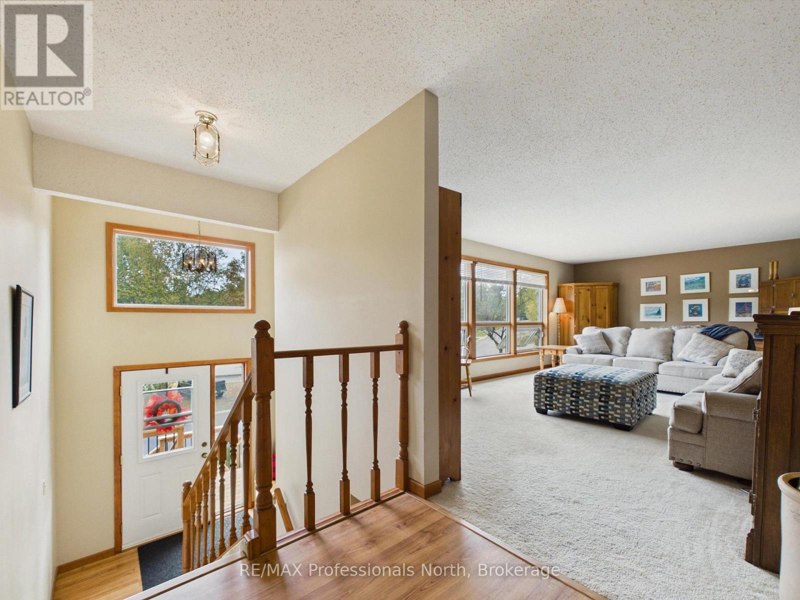 1 Crestview Drive, Huntsville, Ontario  P1H 1S8 - Photo 3 - X13846670