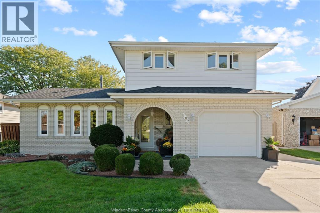 182 CENTENNIAL, Tecumseh, Ontario