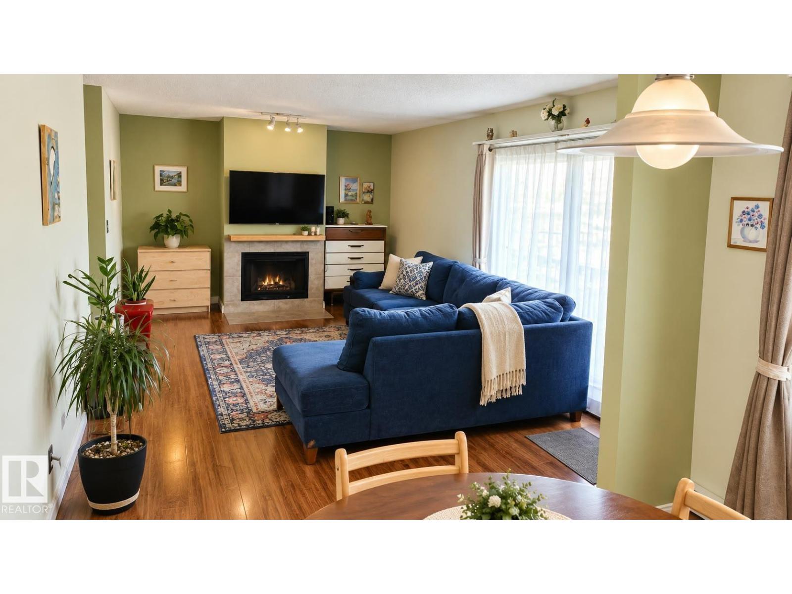 #109 10838 108 ST NW