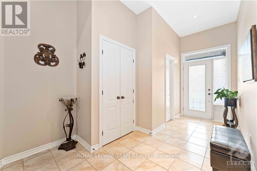 112 Furness Way, Ottawa, Ontario  K2G 7E4 - Photo 3 - X13846634