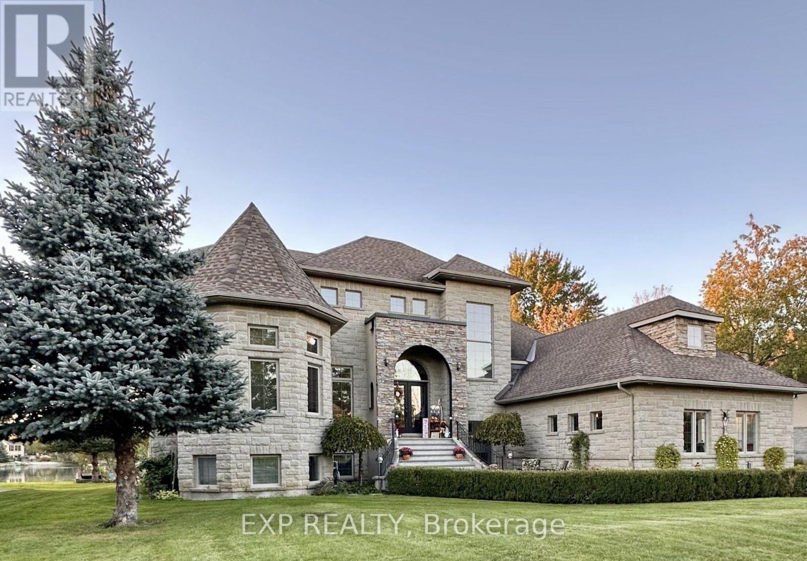 6715 Suncrest Drive, Ottawa, Ontario K4P 0B3 - Photo 2 - X13846668