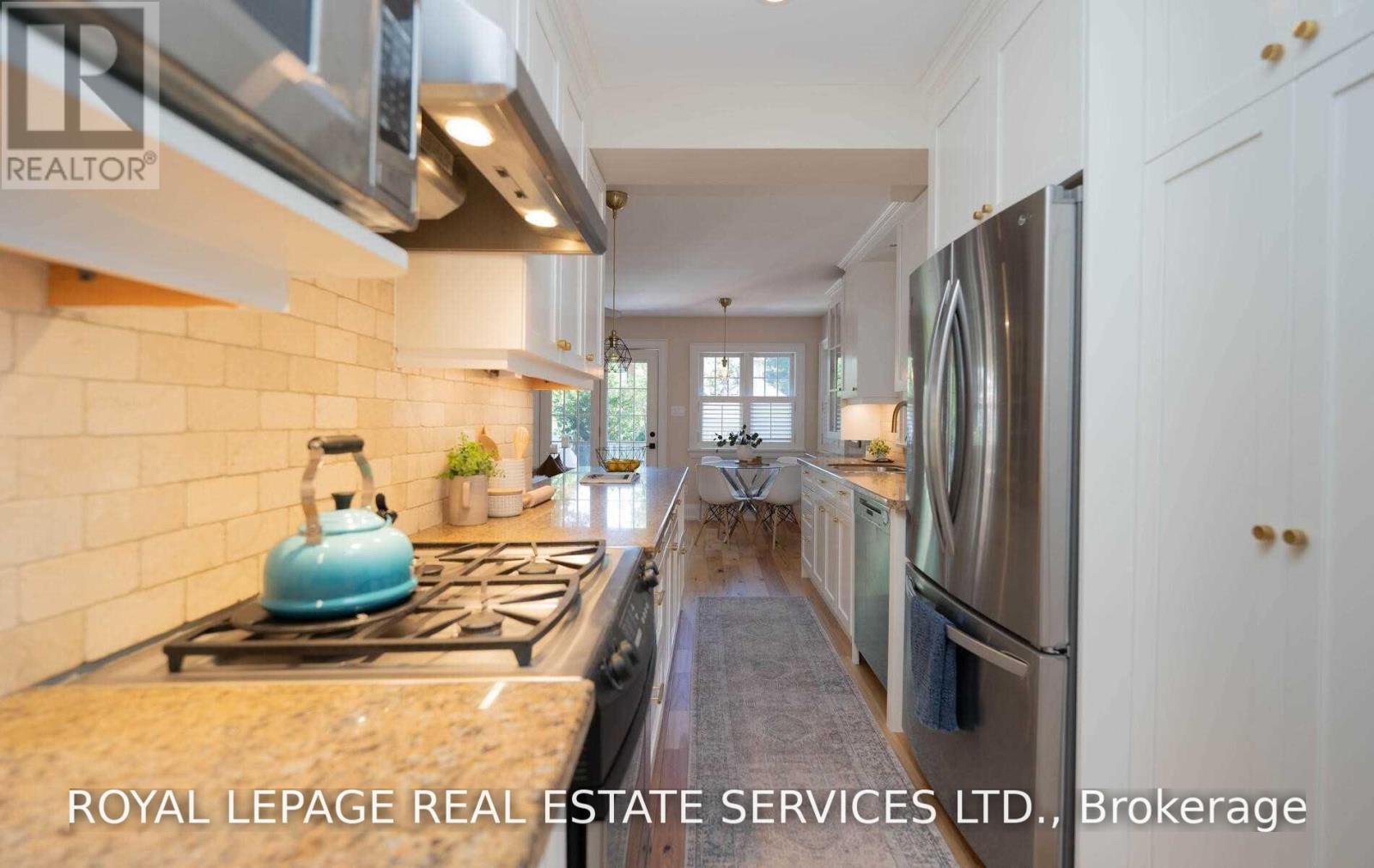 101 Old Orchard Grove, Toronto, Ontario  M5M 2E1 - Photo 14 - C13846606