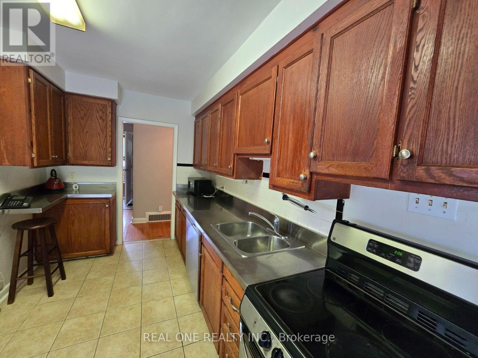389 Kerrybrook Drive, Richmond Hill, Ontario  L4C 3R4 - Photo 13 - N13846628