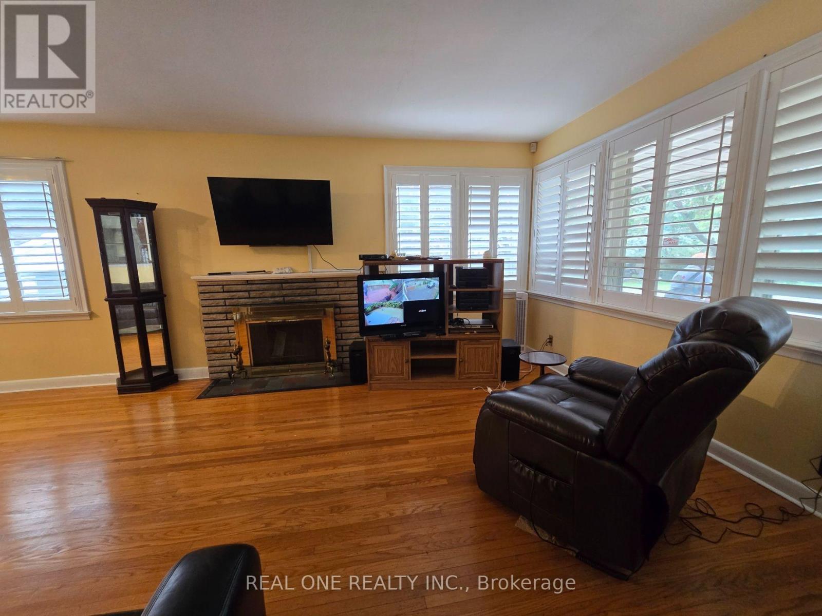 389 Kerrybrook Drive, Richmond Hill, Ontario  L4C 3R4 - Photo 8 - N13846628