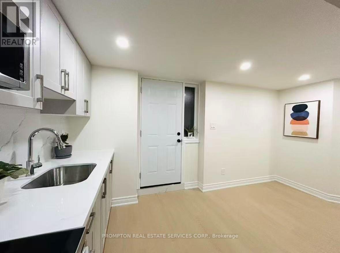 Bsmt - 1443 Cooper Court, Oakville, Ontario  L6M 2Y8 - Photo 4 - W13846626