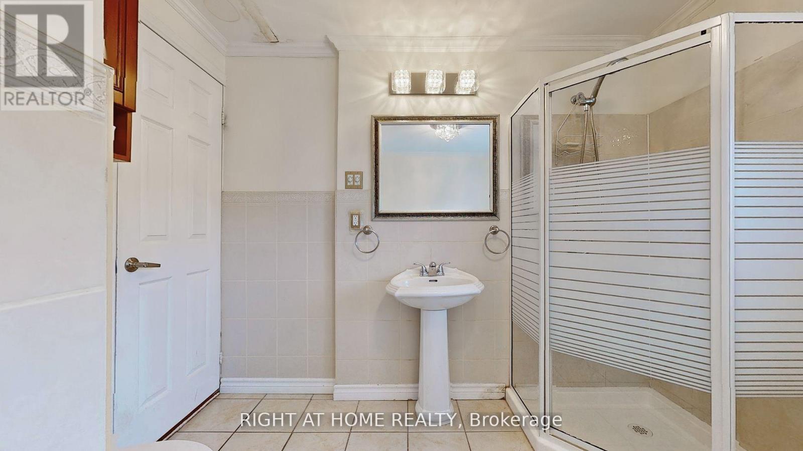 68 Eaglewood Boulevard E, Mississauga, Ontario  L5G 1V4 - Photo 12 - W13846646