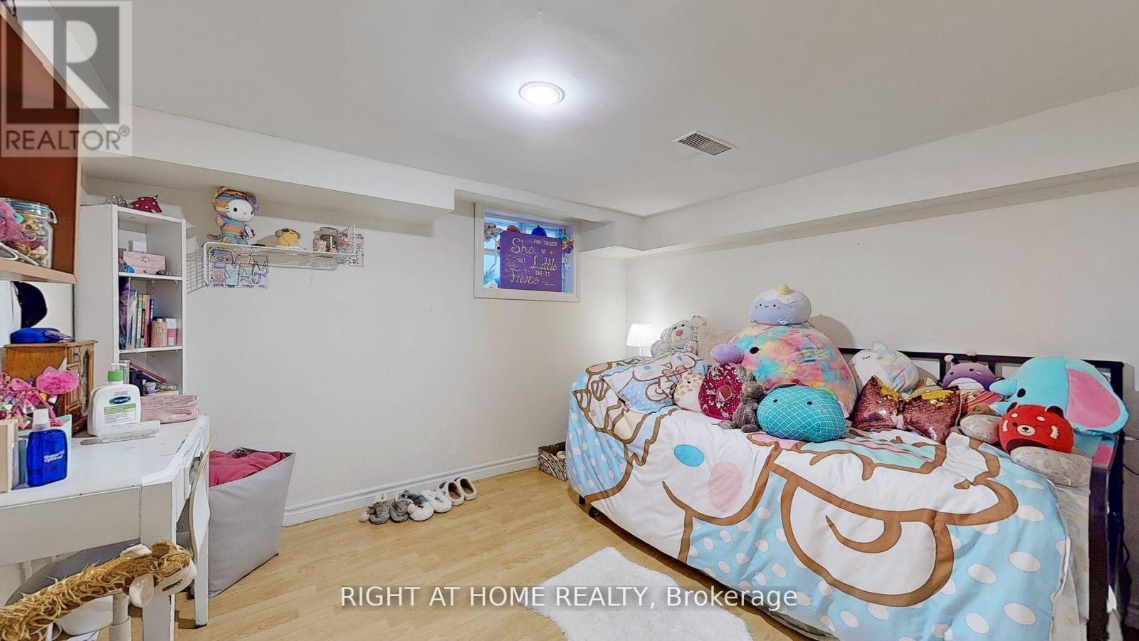68 Eaglewood Boulevard E, Mississauga, Ontario  L5G 1V4 - Photo 15 - W13846646