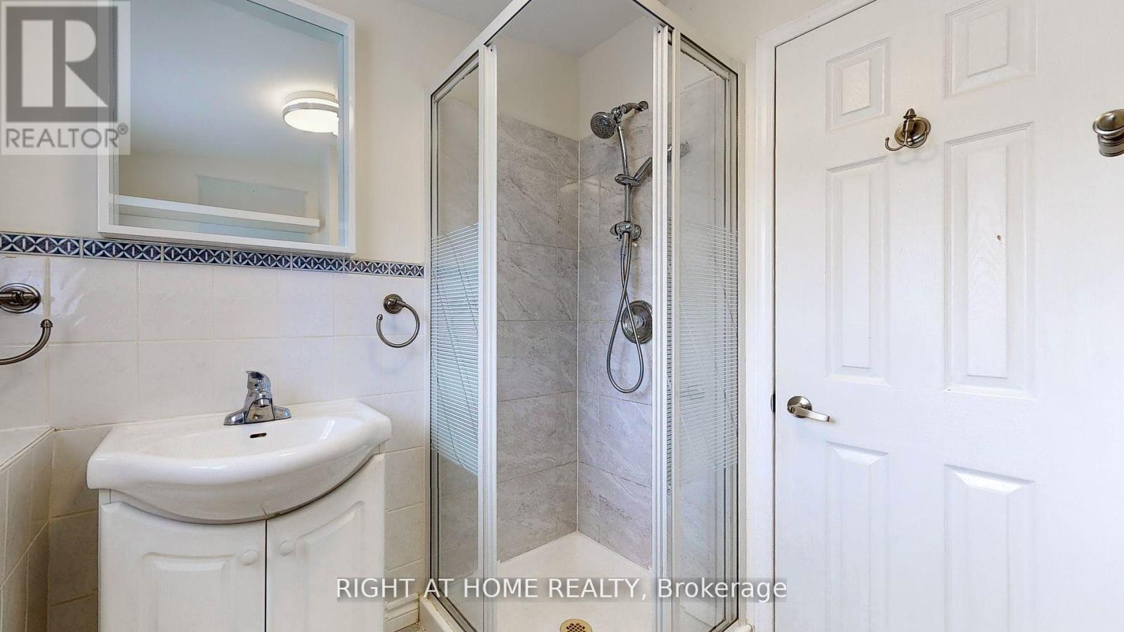 68 Eaglewood Boulevard E, Mississauga, Ontario  L5G 1V4 - Photo 21 - W13846646
