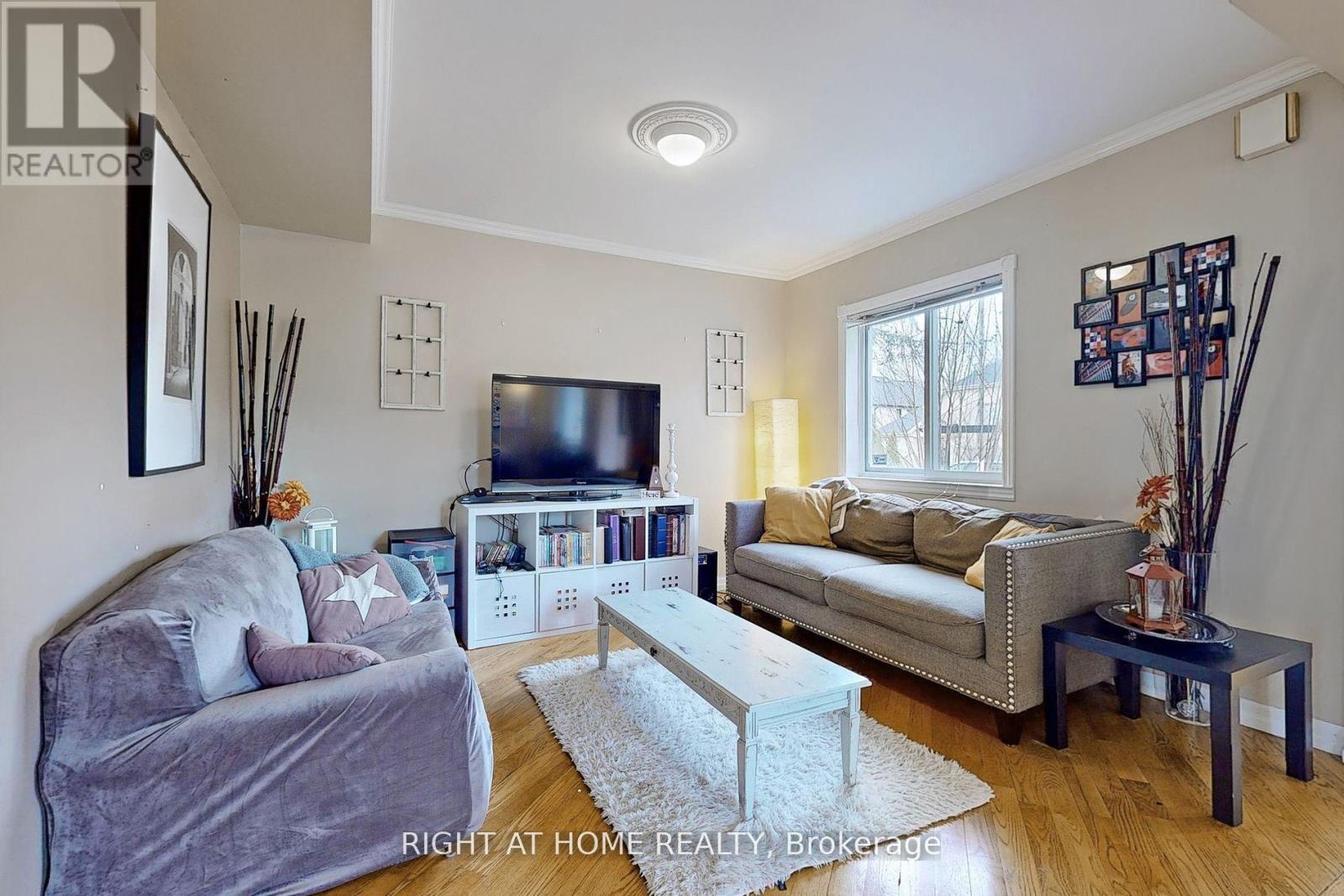 68 Eaglewood Boulevard E, Mississauga, Ontario  L5G 1V4 - Photo 5 - W13846646