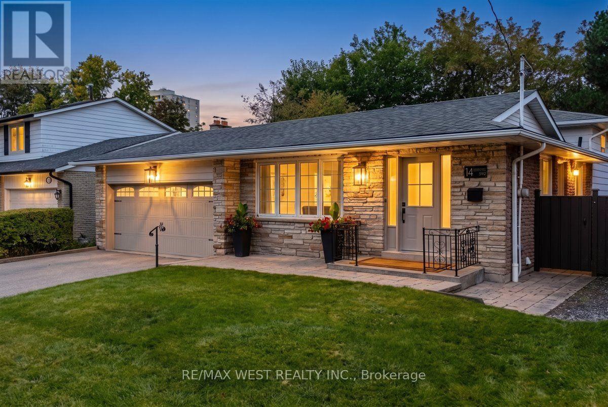 14 BURNHAMILL PLACE, Toronto, Ontario