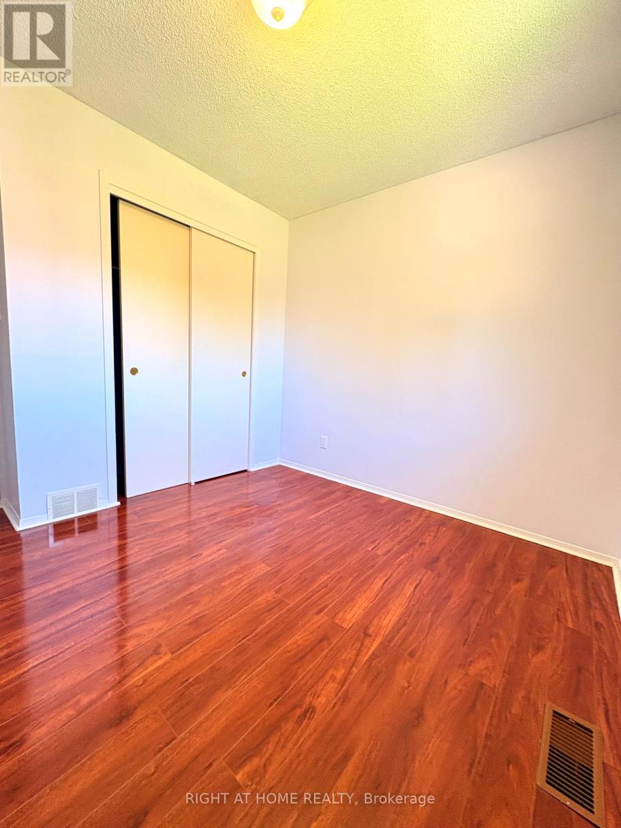 Main Floor - 32 Vintage Crescent, St. Catharines (Ridley), Ontario  L2S 3C3 - Photo 22 - X13846704