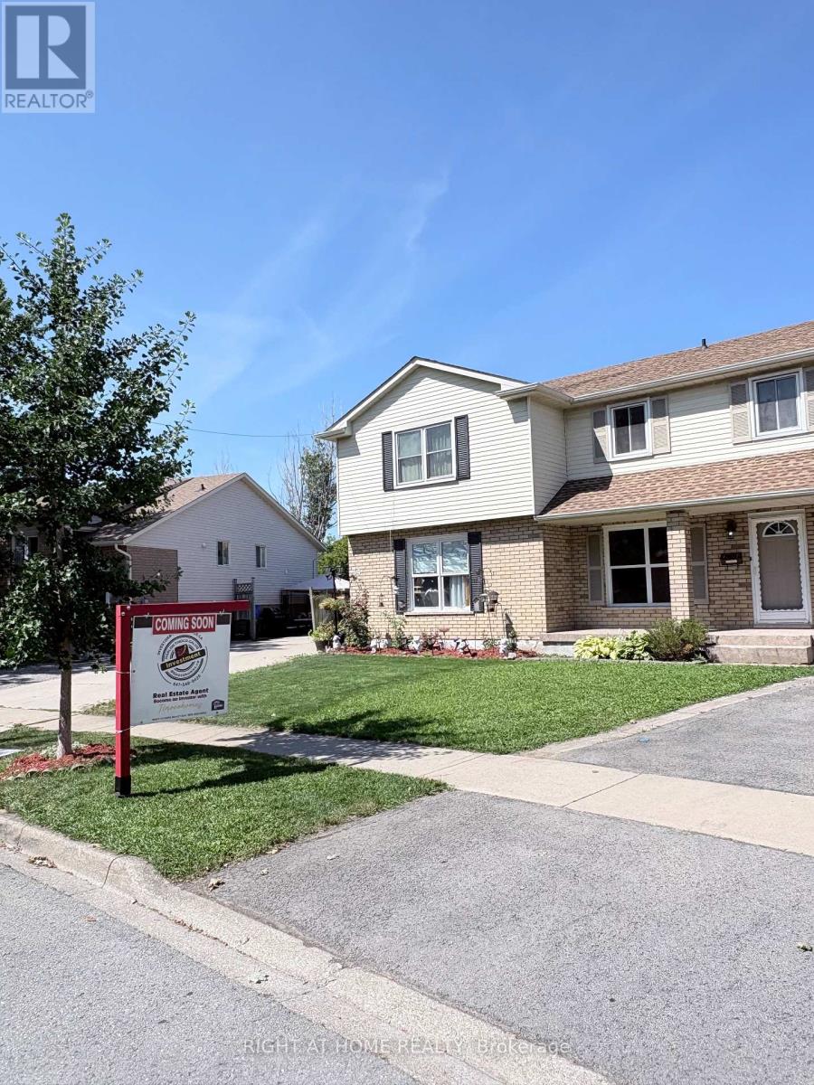 Main Floor - 32 Vintage Crescent, St. Catharines (Ridley), Ontario  L2S 3C3 - Photo 28 - X13846704