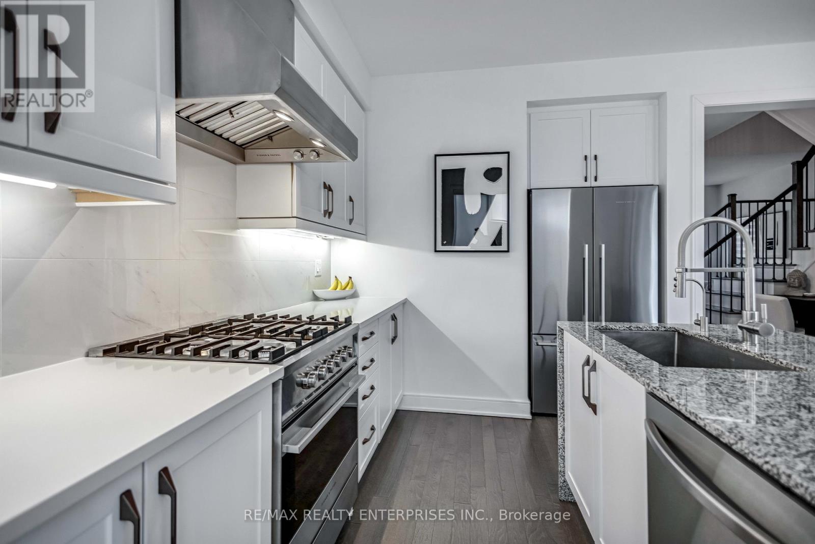 2497 LITTLEFIELD CRESCENT Oakville (GA Glen Abbey) Ontario Canada L6M5L9 2