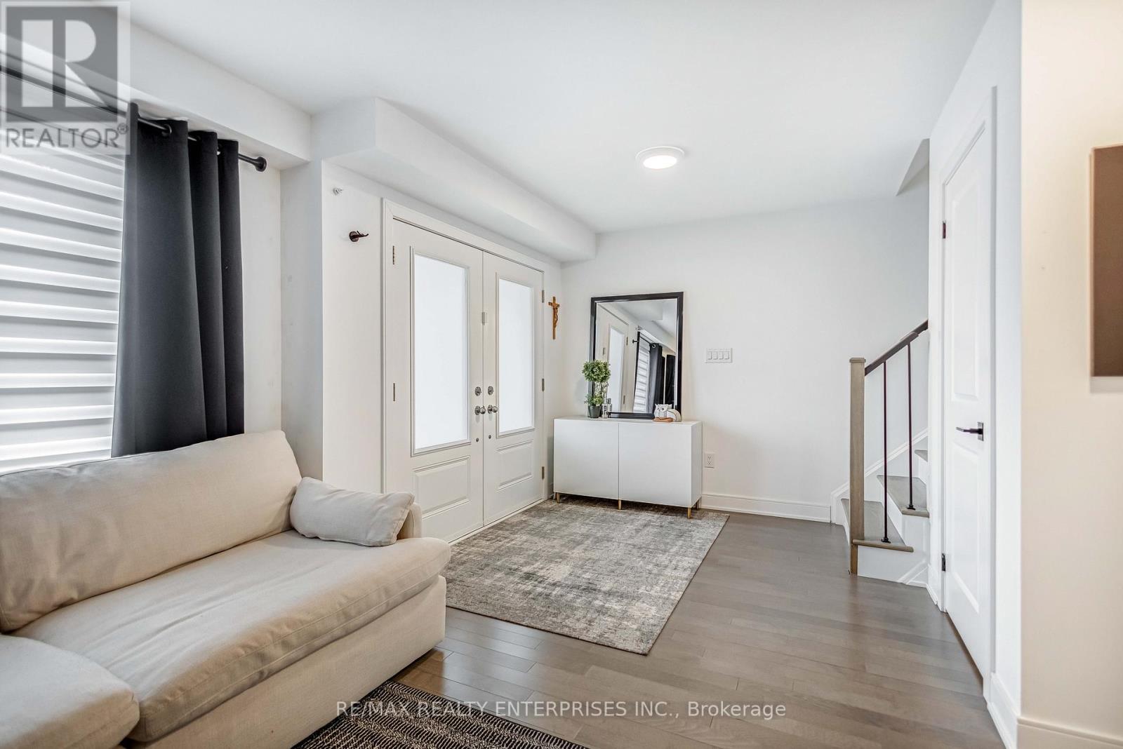 2497 LITTLEFIELD CRESCENT Oakville (GA Glen Abbey) Ontario Canada L6M5L9 3
