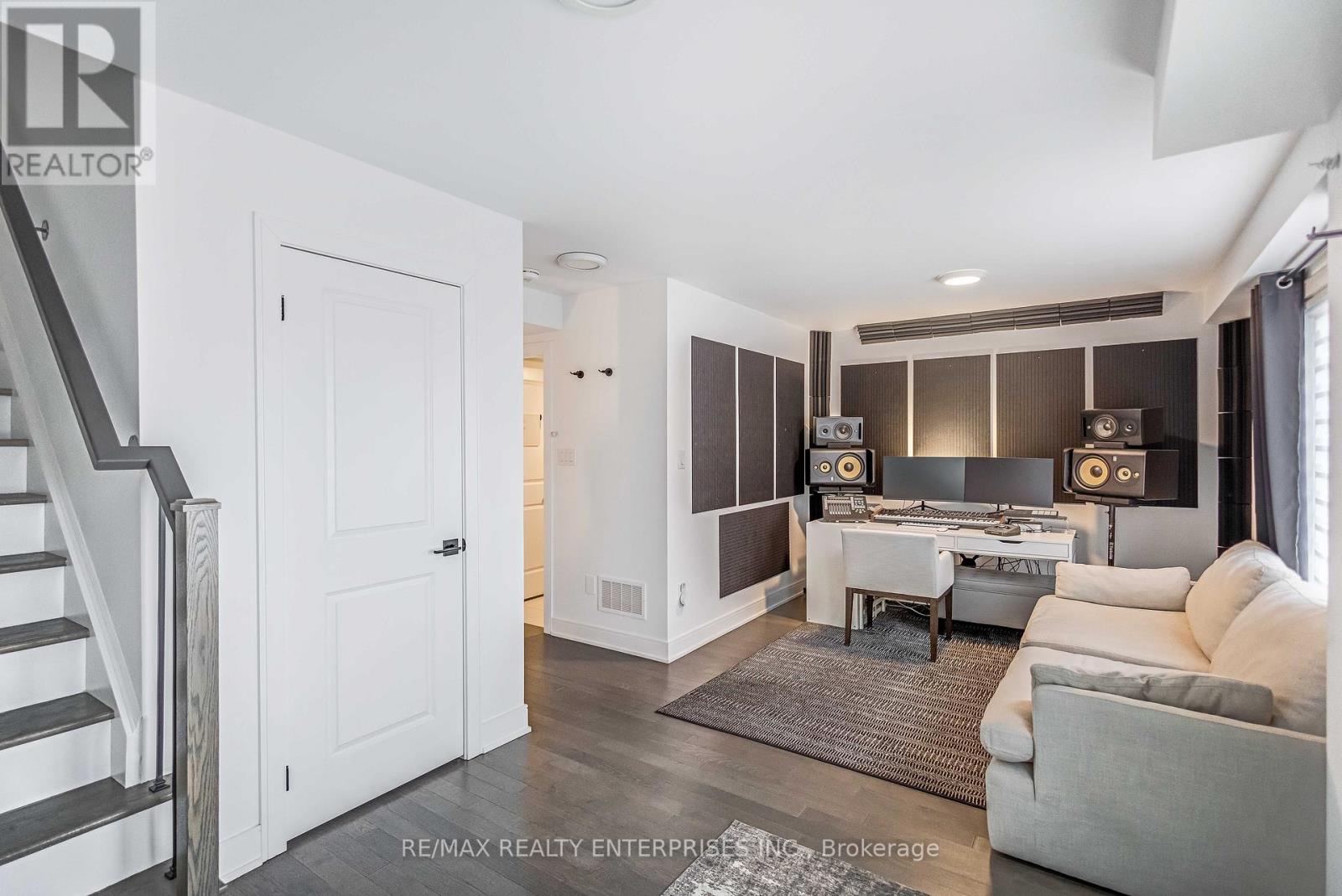 2497 LITTLEFIELD CRESCENT Oakville (GA Glen Abbey) Ontario Canada L6M5L9 4