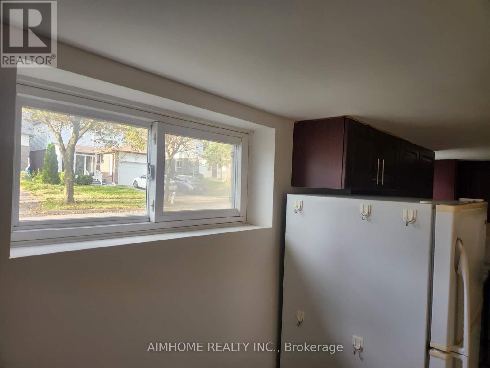 36 Evansville Road, Toronto, Ontario  M1V 1L5 - Photo 8 - E13726388