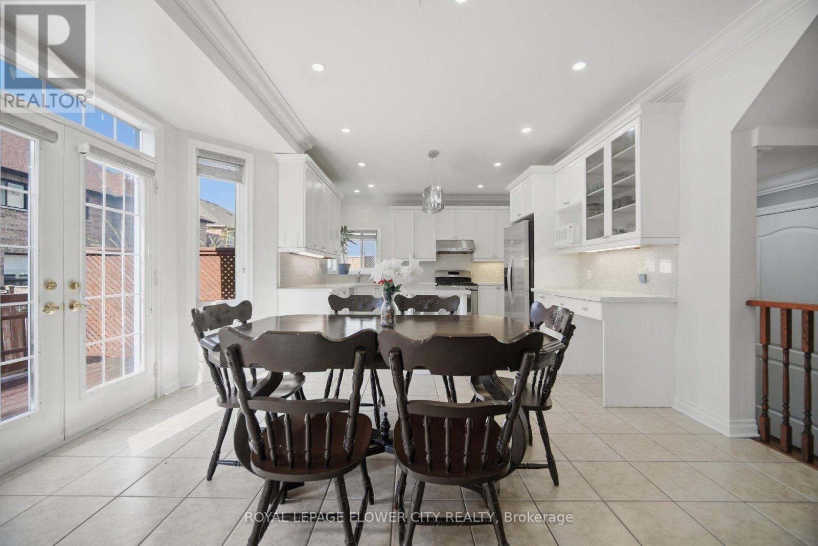 4 Castle Mountain Drive, Brampton, Ontario  L6R 2Y1 - Photo 11 - W13842246
