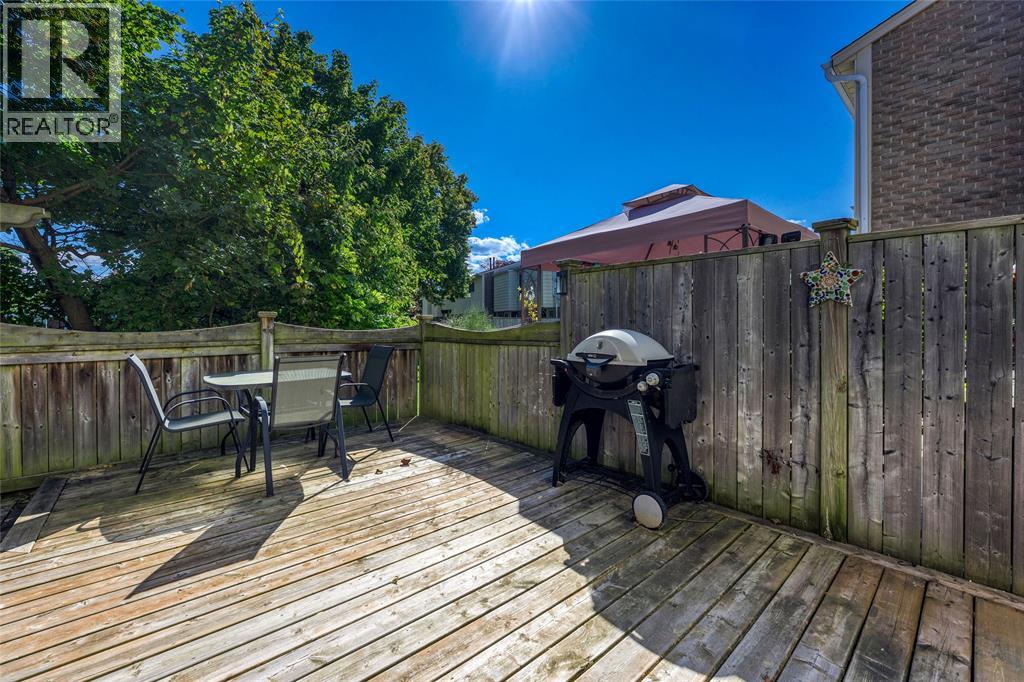 27 Turner DRIVE Unit# 44 Sarnia Ontario Canada N7S4R9 3