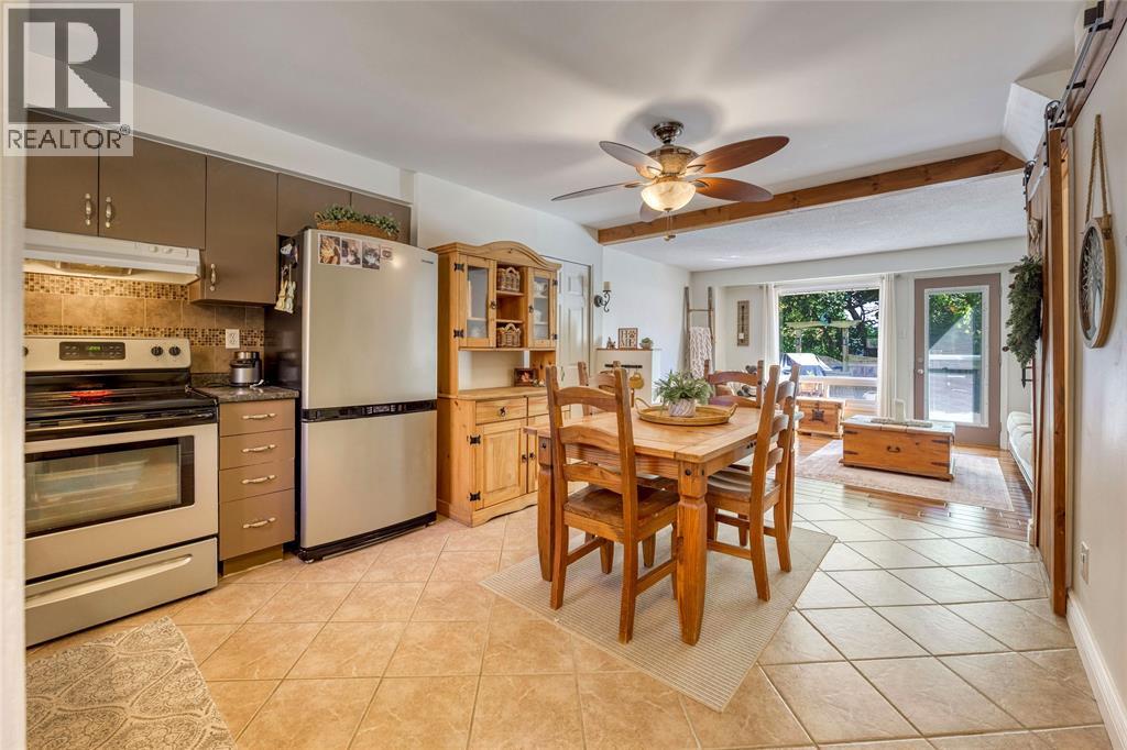27 Turner DRIVE Unit# 44 Sarnia Ontario Canada N7S4R9 4