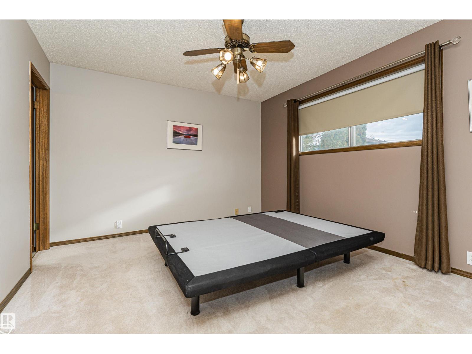 15903 111 ST NW