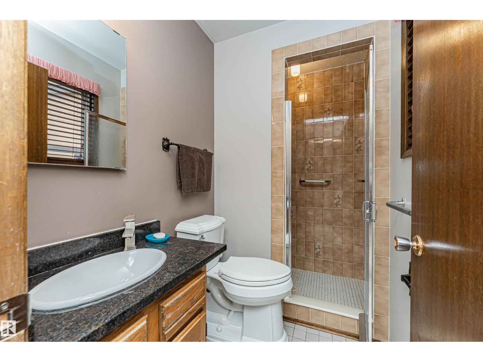 15903 111 ST NW