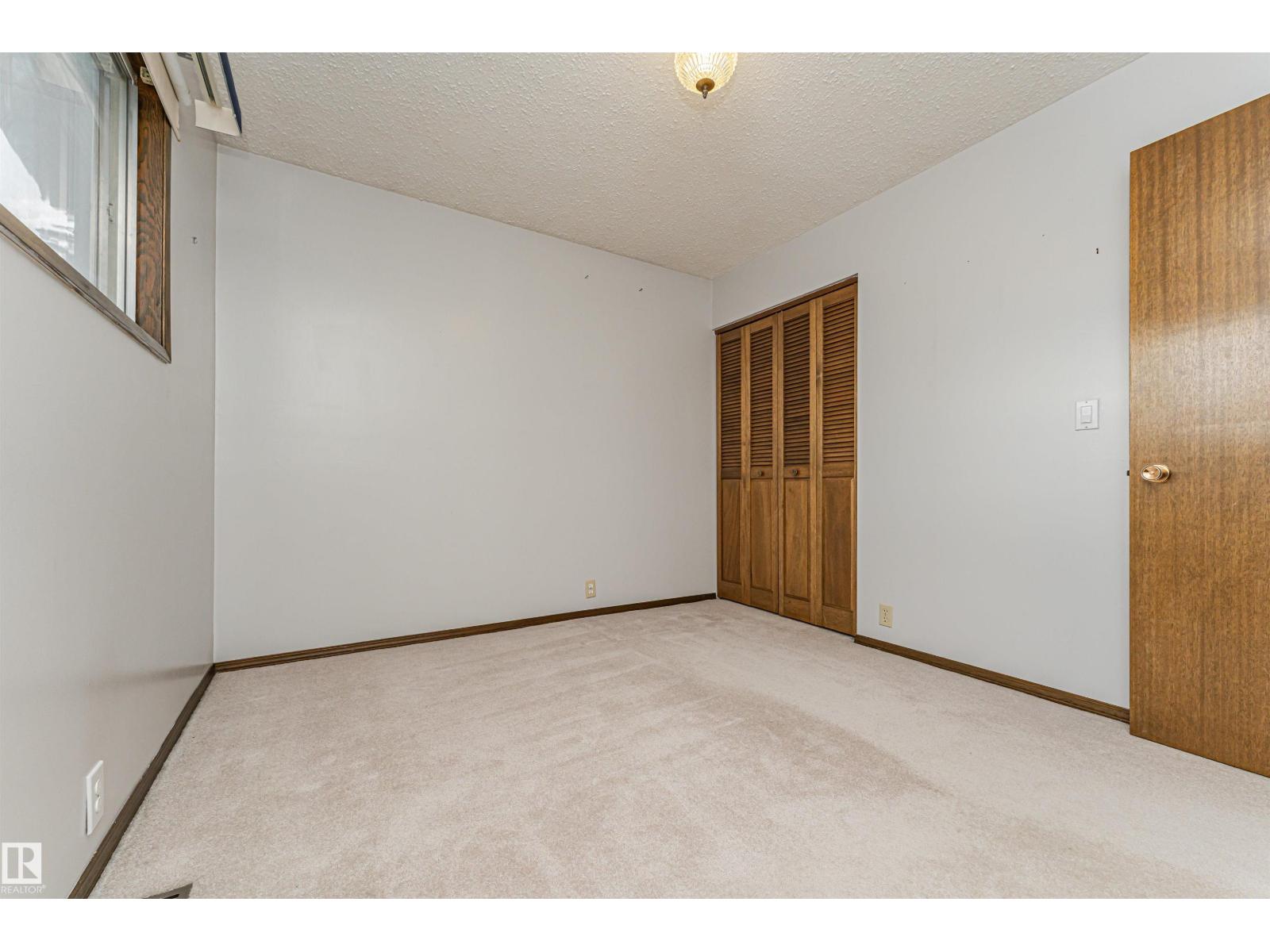 15903 111 ST NW