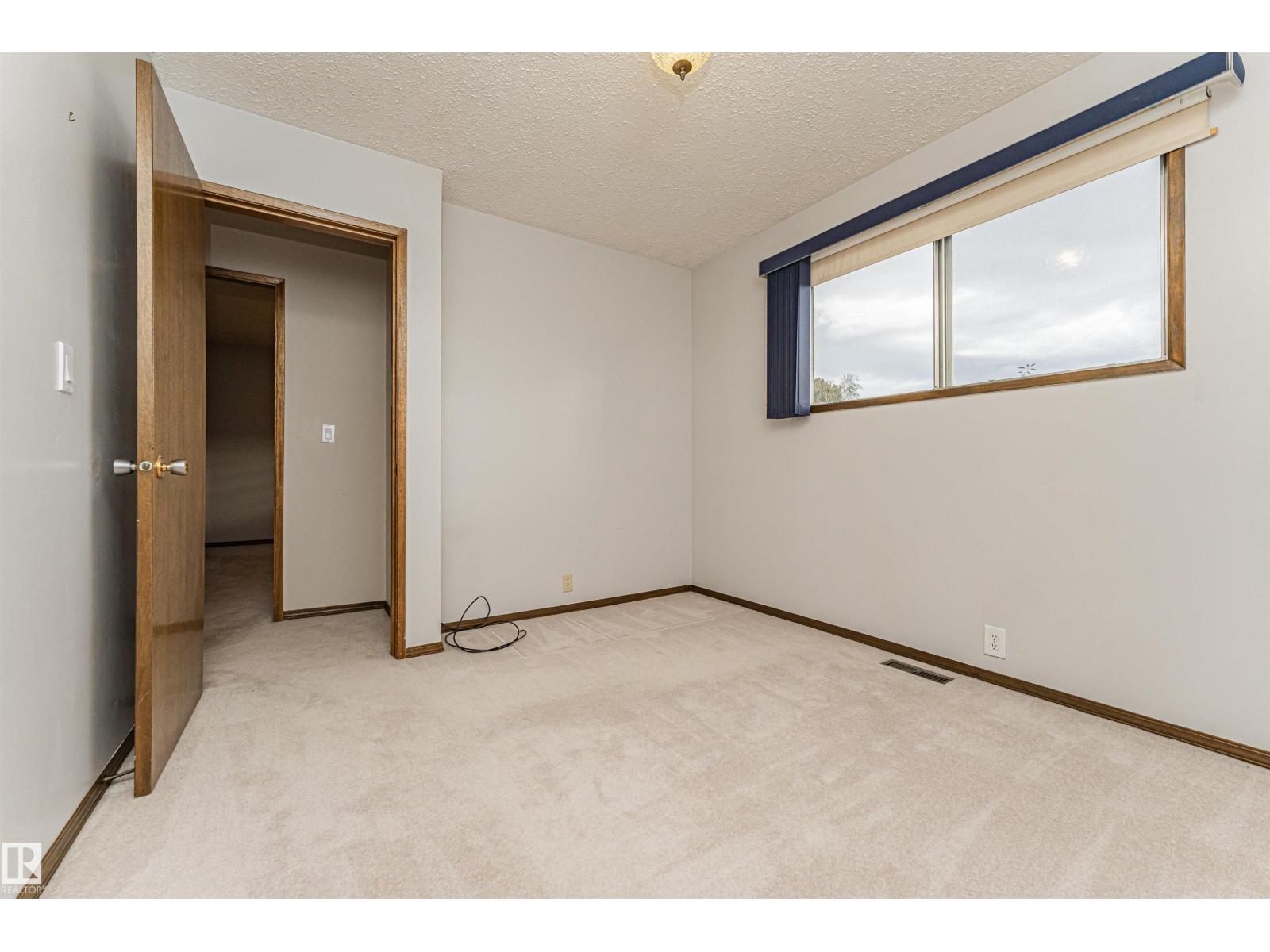 15903 111 ST NW