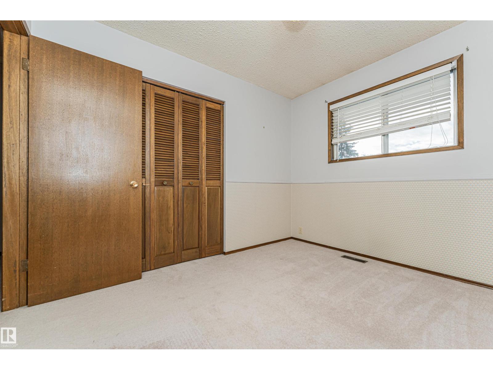 15903 111 ST NW