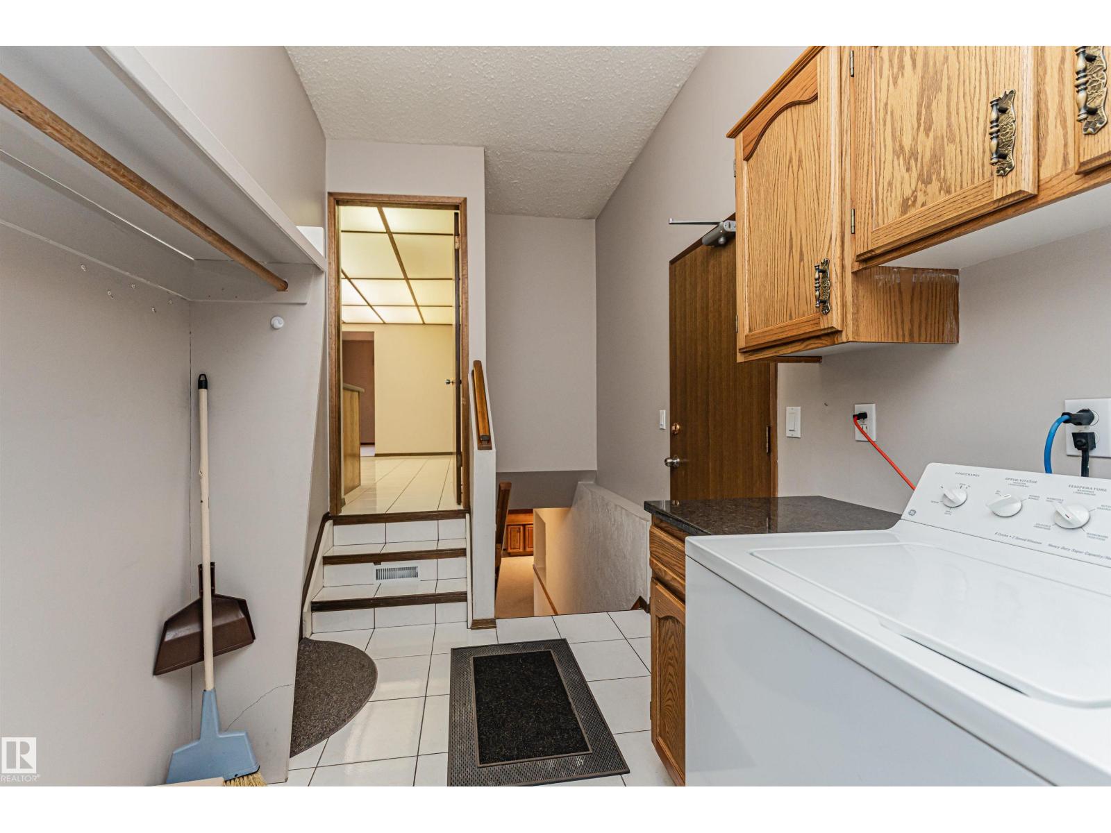 15903 111 ST NW