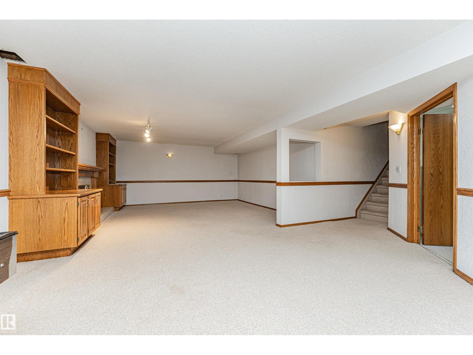 15903 111 ST NW