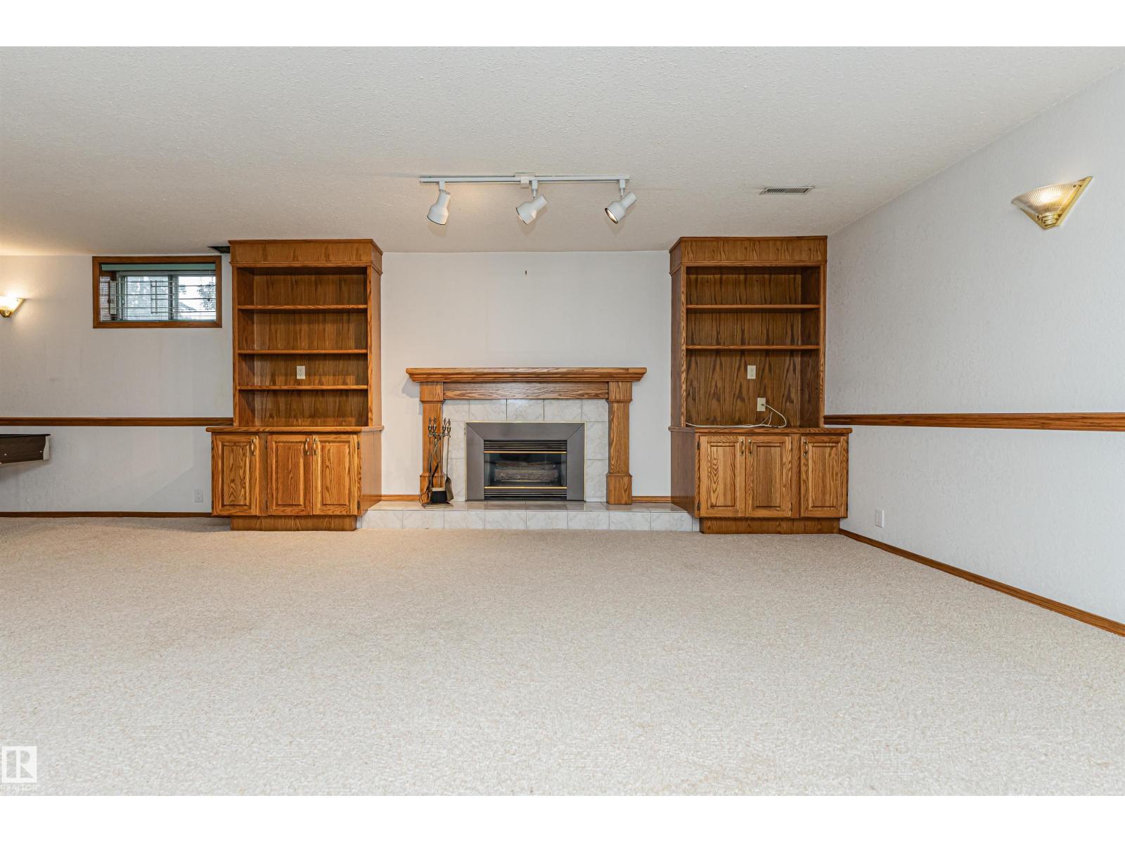 15903 111 ST NW