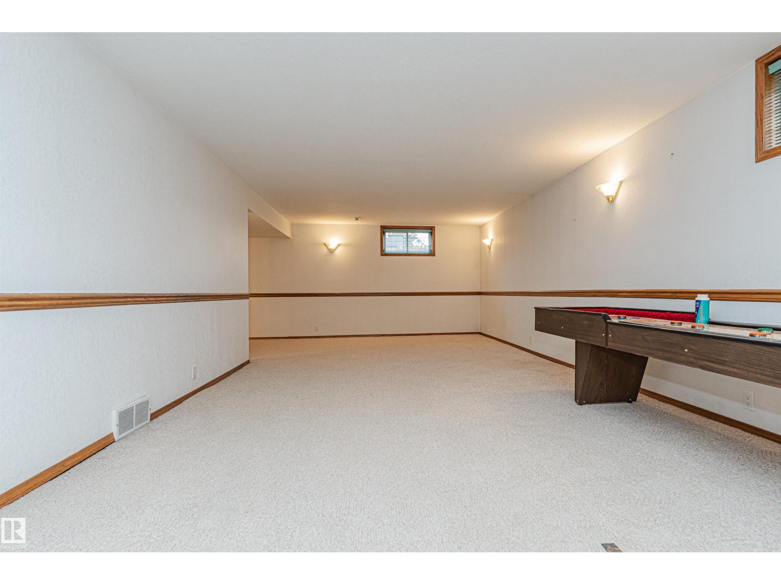 15903 111 ST NW