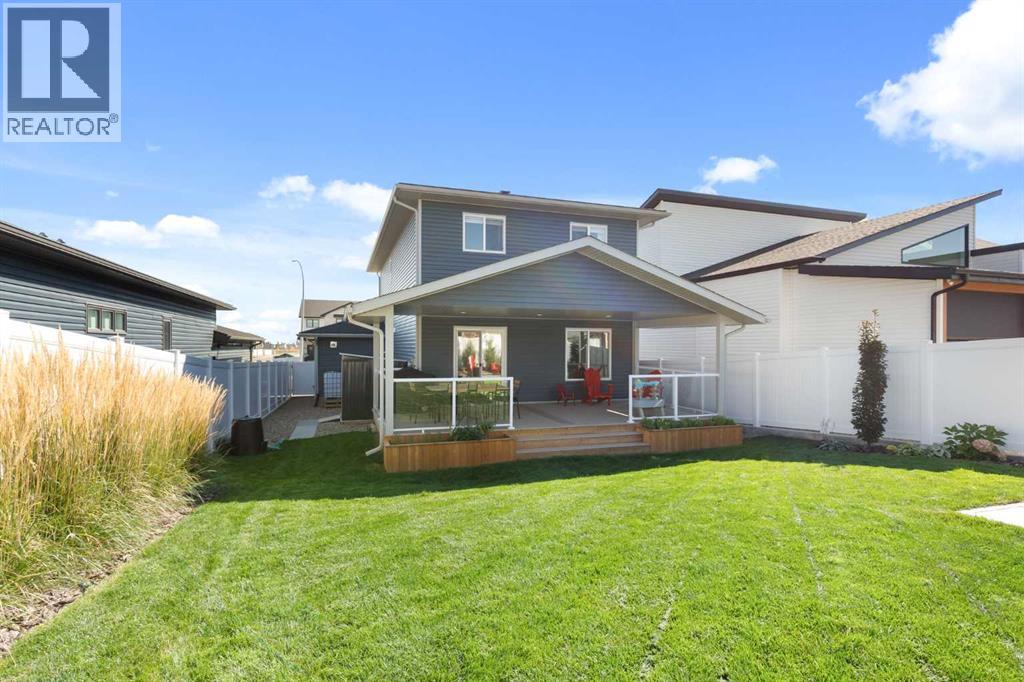 203 Hamptons Crescent SE