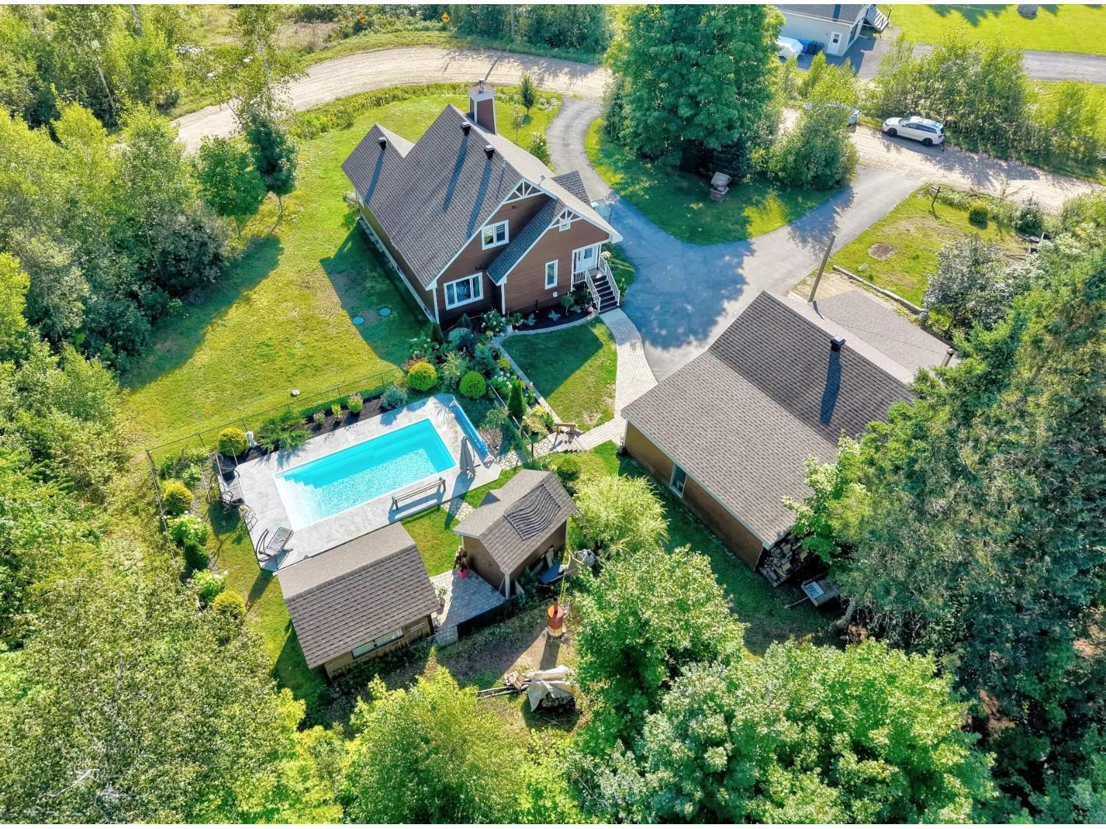 1327 Rue Gérald Saint-Gabriel-de-Brandon Quebec Canada J0K2N0 5