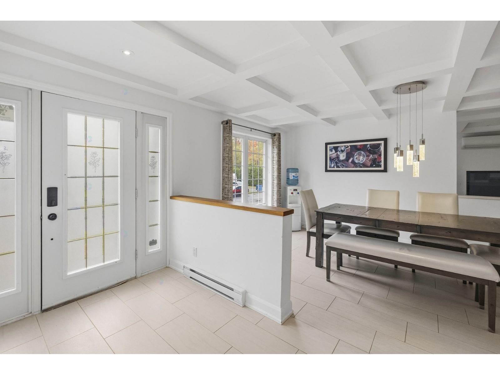 16 Rue Robitaille L'Épiphanie Quebec Canada J5X4N3 3