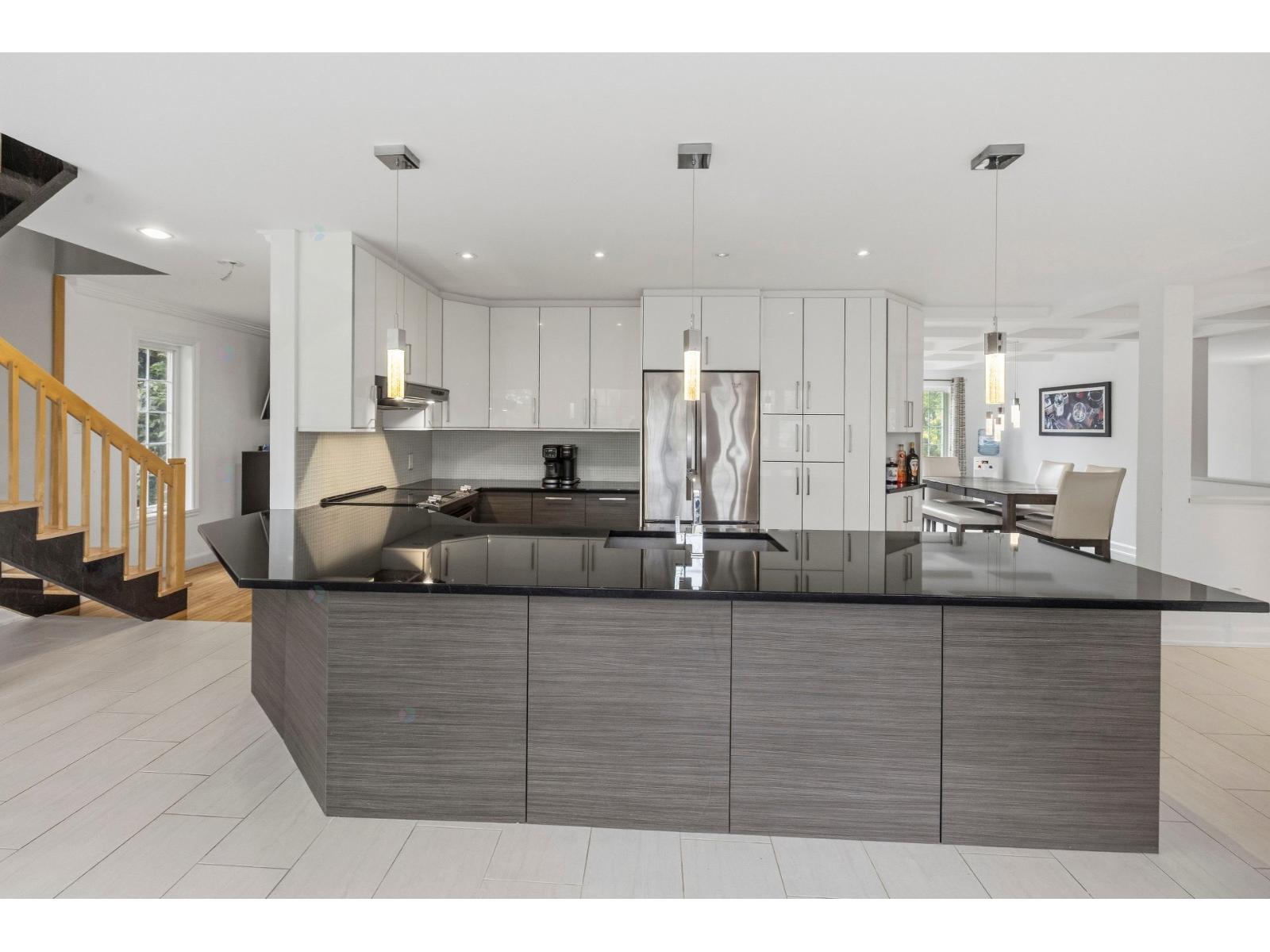 16 Rue Robitaille L'Épiphanie Quebec Canada J5X4N3 4