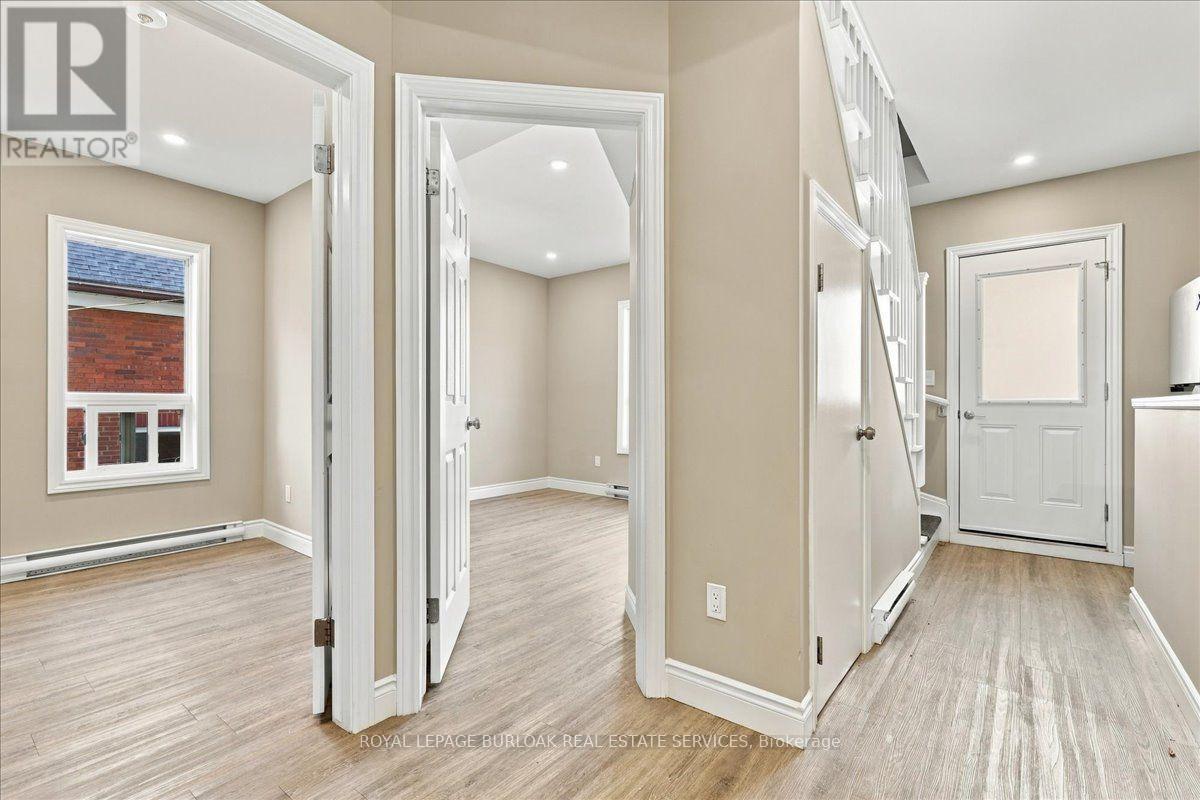Upper - 17 Eby Street S, Kitchener, Ontario  N2G 3K6 - Photo 10 - X13845352