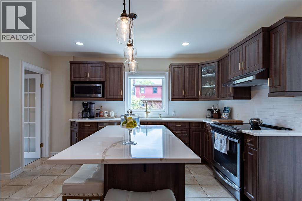111 LINCOLN PARK AVENUE Sarnia Ontario Canada N7T4Y7 5