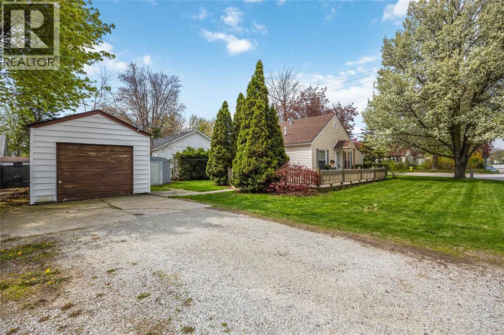 6546 Waterworks ROAD Sarnia Ontario Canada N0N1C0 3