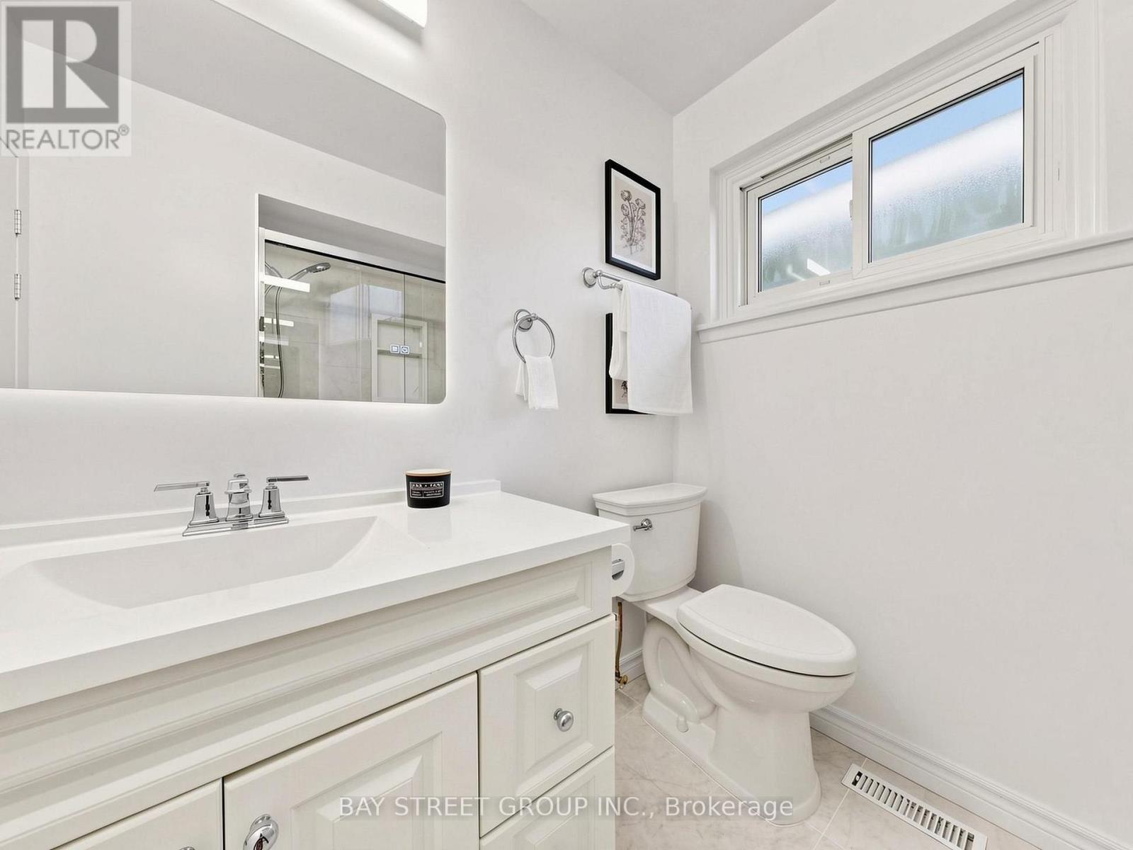 1 Lesgay Crescent, Toronto, Ontario  M2J 2H9 - Photo 22 - C13846818