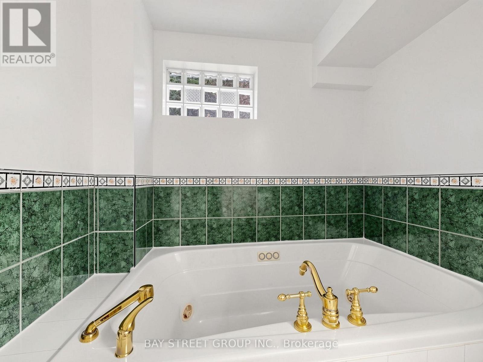 1 Lesgay Crescent, Toronto, Ontario  M2J 2H9 - Photo 31 - C13846818
