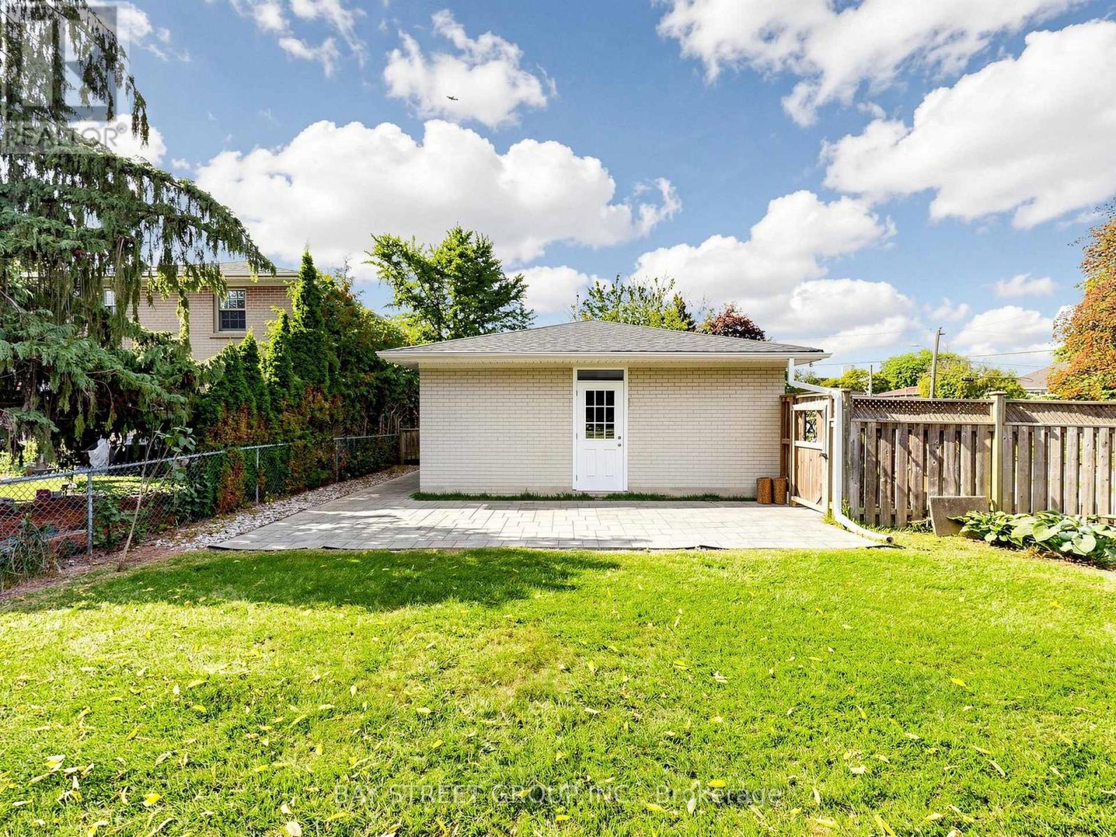 1 Lesgay Crescent, Toronto, Ontario  M2J 2H9 - Photo 34 - C13846818