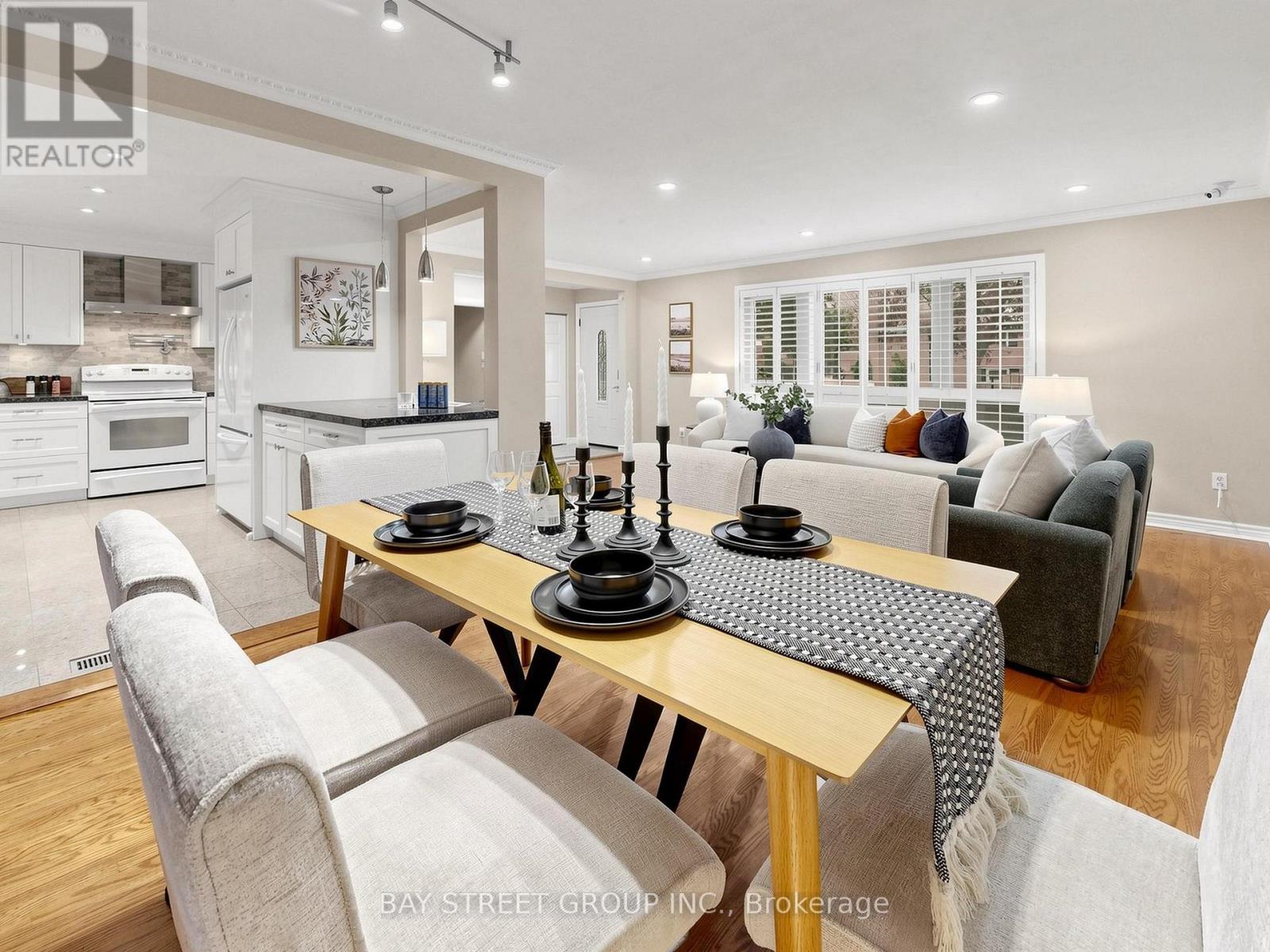 1 Lesgay Crescent, Toronto, Ontario  M2J 2H9 - Photo 7 - C13846818